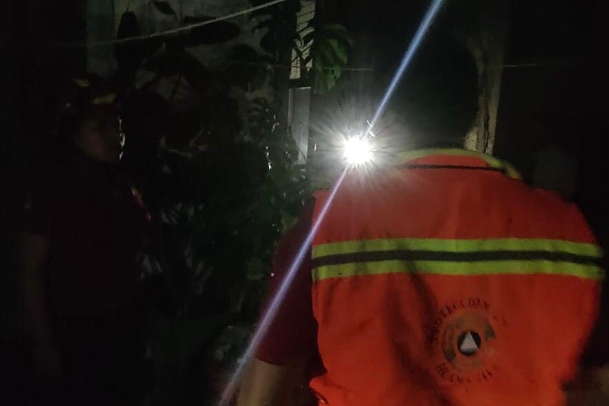 Sofoca personal de Protección Civil de Huamantla incendio en una vivienda